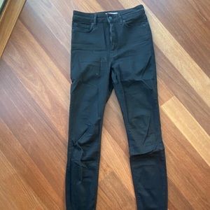 SOLD: ZARA SKINNY JEANS